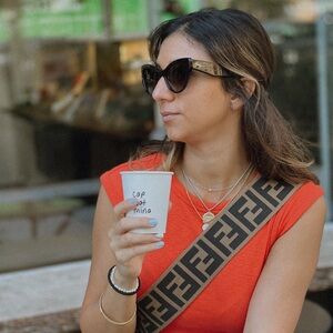 Meet your Posher, Mina